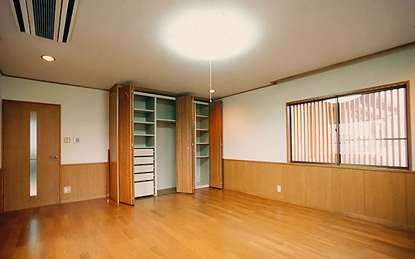 寝室／ベッドールーム２